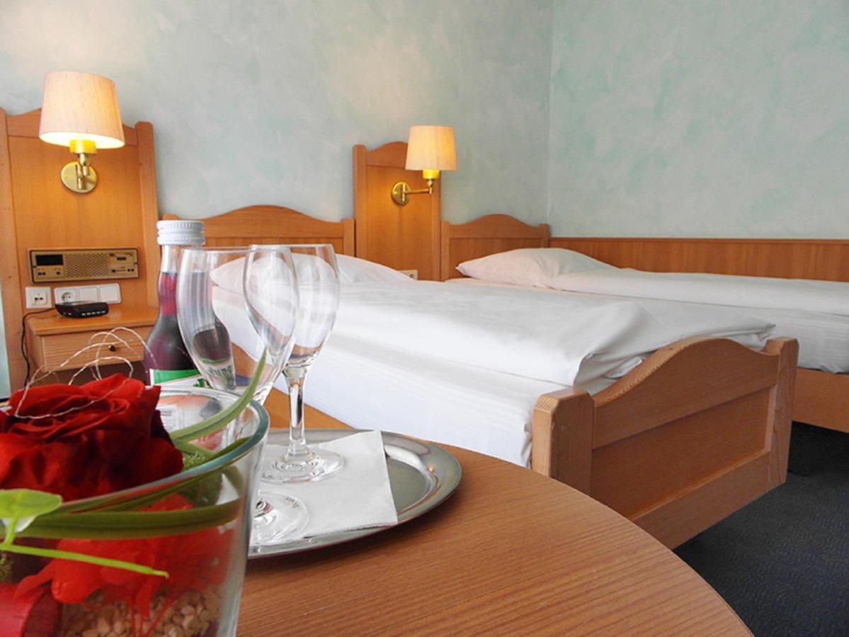 Hotel-Gasthof Rangau Ансбах Экстерьер фото