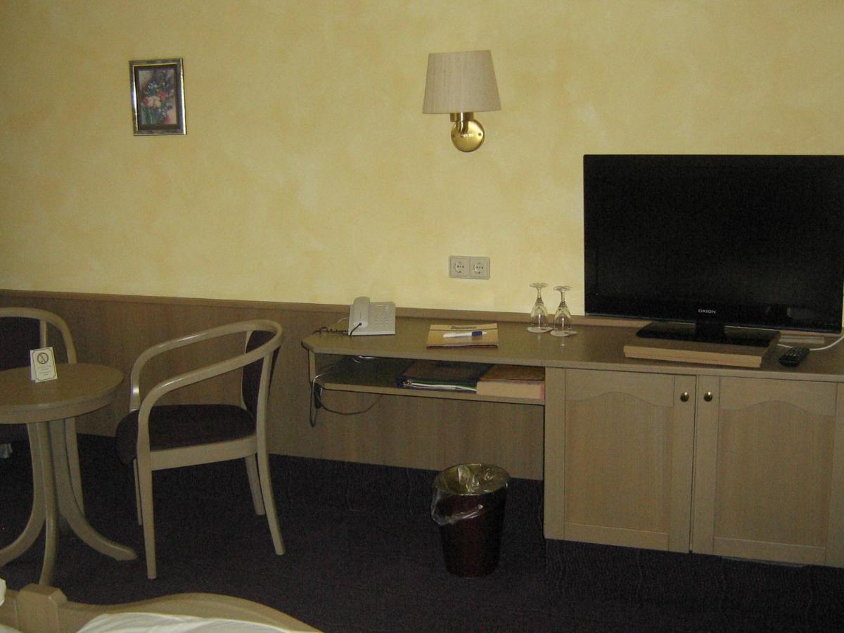 Hotel-Gasthof Rangau Ансбах Экстерьер фото